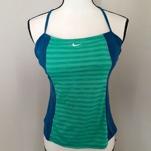 Nike top size M